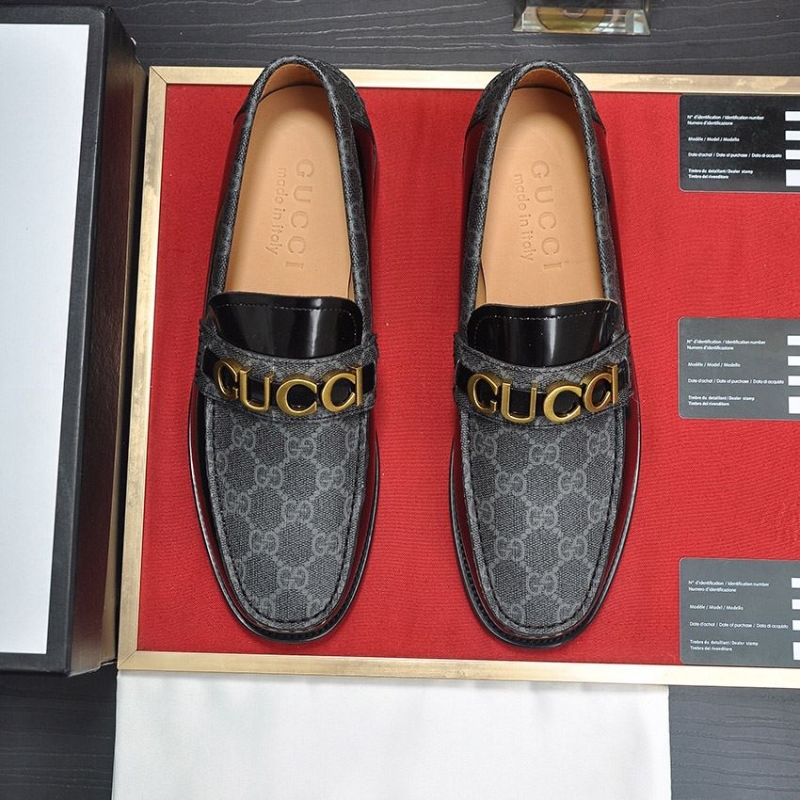 G*u*i leather shoes